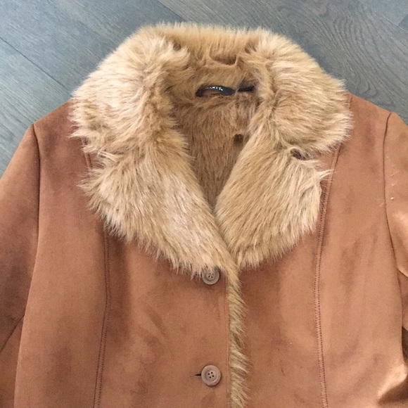 Cozy coat/jacket. - Picture 3 of 9